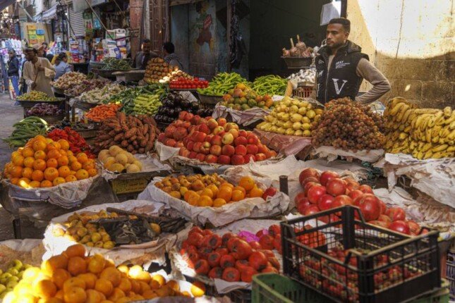 بنك الكويت يخفض توقعات التضخم في مصر لـ 11.6%