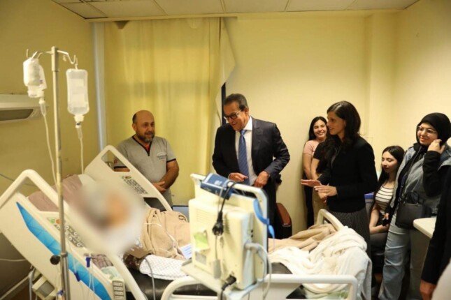 وزير الصحة والوزيرة الفرنسية للشؤون الفرانكفونية يتفقدان مستشفى جوستاف روسي