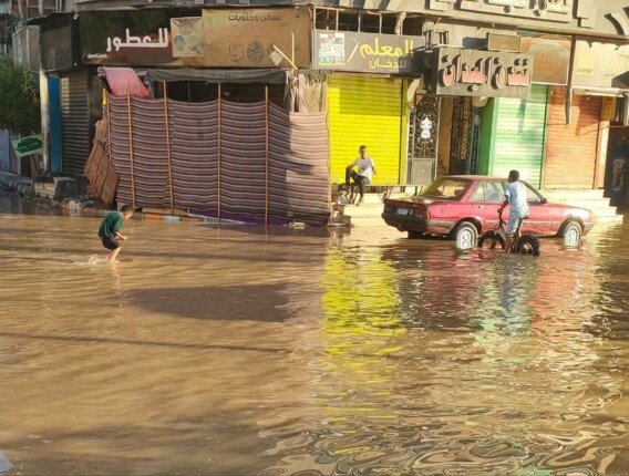 كسر مُفاجئ بخط مياه رئيسي يقطع الخدمة عن مناطق شرق السكة الحديد بقنا