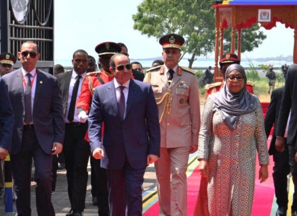 السيسي ورئيسة تنزانيا يعقدان قمة تاريخية في دار السلام لتعزيز الشراكة الاستراتيجية