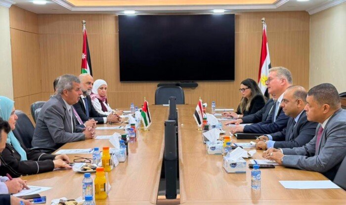شركتان مصريتان تستعدان لتنفيذ مشروعات توصيل الغاز الطبيعي في الأردن