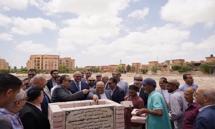 نقيب المهندسين ومحافظ الإسكندرية يتضعان حجر الأساس لنادي المهندسين بمدينة برج العرب الجديدة