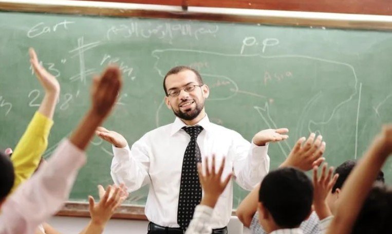 عاجل| «وزارة التعليم» تعلن تعيين قوائم انتظار مسابقة 30 ألف معلم بالمدارس