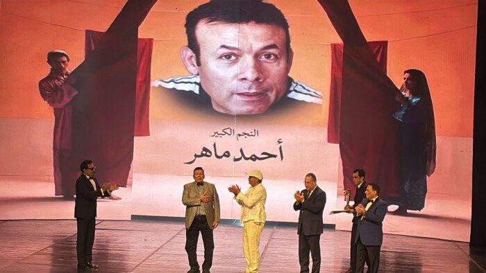 أحمد ماهر بعد تكريمه بالمهرجان القومي للمسرح: جاء متأخرًا لكنه محل تقدير واعتزاز