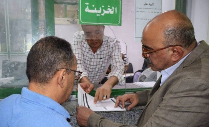 سكرتير عام البحر الأحمر يوجه بتيسير الإجراءات وتقليل زمن الانتظار للمواطنين
