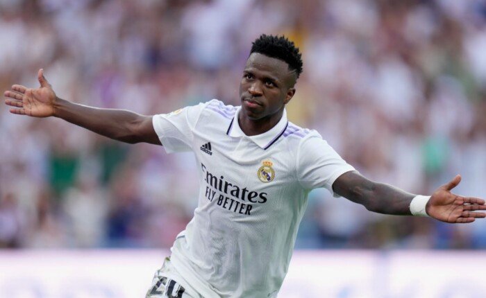 ريال مدريد يحدد موعدًا نهائيًا لحسم مستقبل فينيسيوس جونيور