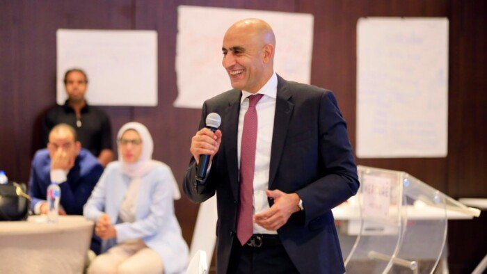 وزير التعليم يتفقد تدريب المعلمين على مناهج البكالوريا الجديدة