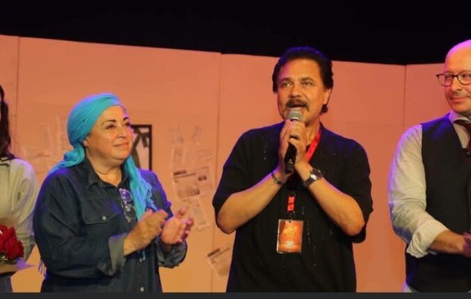 محمد رياض يشهد عرض «فتاة المترو» بأكاديمية الفنون