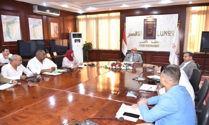محافظ الأقصر يوجه بسرعة إنجاز ملفات التقنين والتصالح على أراضي الدولة