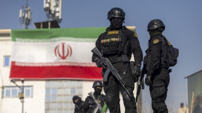 إجراءات أمنية مشددة في طهران قبيل جنازة المرشد علي خامنئي