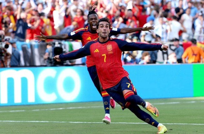 بيدرو بورو يشيد بفيران توريس: تعرض لانتقادات ظالمة واستحق أن يمنحنا كأس العالم