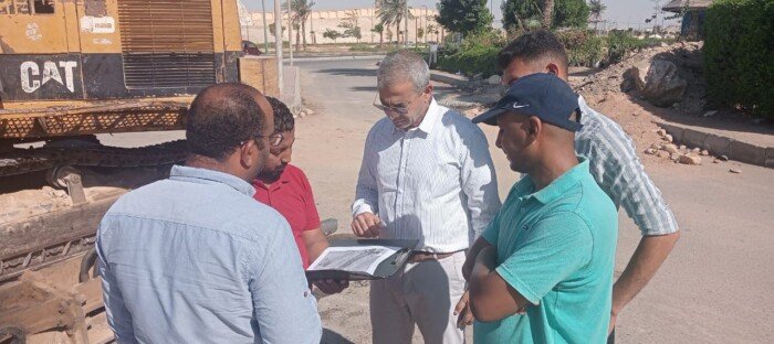 رئيس مياه البحر الأحمر يتفقد أعمال تأهيل شبكات المياه بمدينة الغردقة