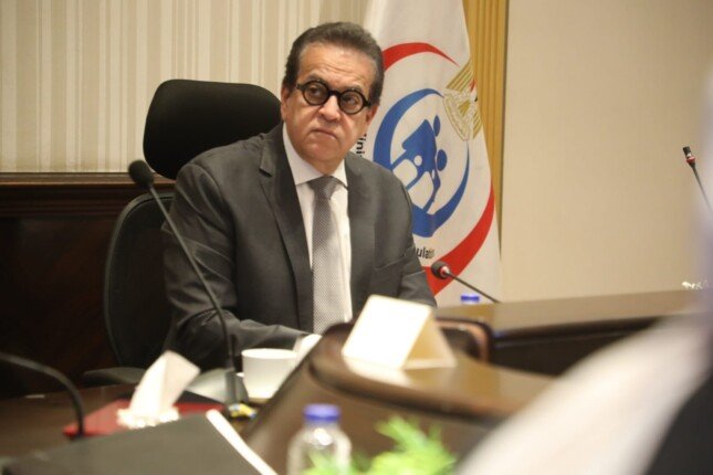 بعد شكوى خريجي الطب الطبيعي.. وزير الصحة يكشف لـ حقائق وأسرار تفاصيل التكليف بالوزارة