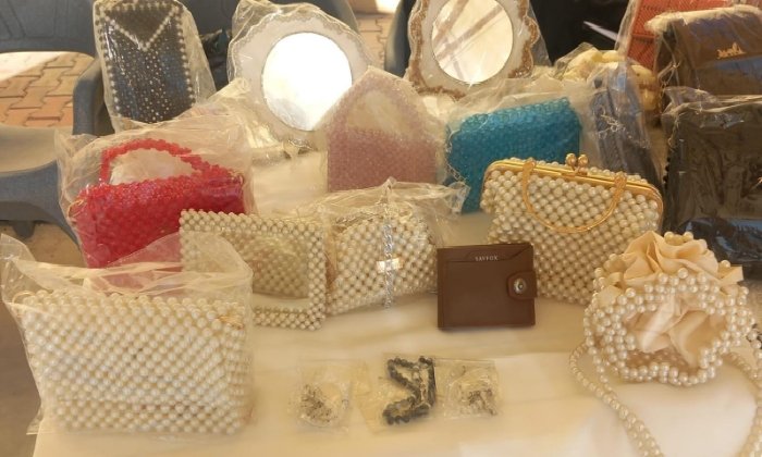 جهاز شباب الخريجين بالأقصر ينظم معرضًا لأصحاب الحرف اليدوية بمشاركة 25 عارضة