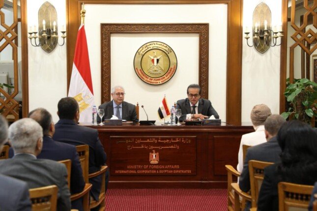 من «100 مليون صحة» إلى رعاية كبار السن.. 15 مبادرة رئاسية تغير خريطة الخدمات الصحية