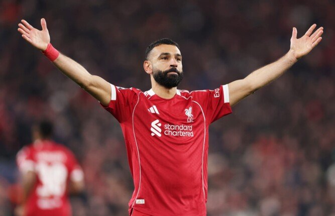 متفوقًا على أوين وسواريز.. تعرف على ترتيب محمد صلاح في قائمة أفضل 100 لاعب بتاريخ ليفربول
