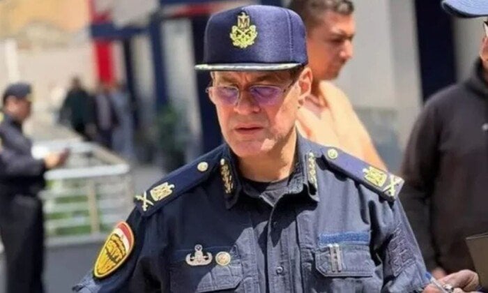وزير الداخلية يؤدي واجب العزاء في وفاة اللواء الشربيني بمسجد الشرطة