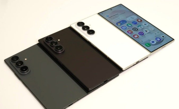 سعر ومواصفات سامسونج Galaxy Z Fold 8 Ultra.. قابل للطي