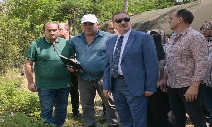 محافظ بورسعيد يتفقد أعمال عددًا من الشوارع بحي الزهور