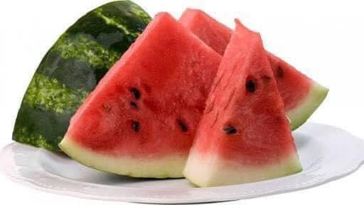 ماذا يحدث لجسمك عند تناول البطيخ؟.. فوائد مذهلة وتحذير لهذه الفئات
