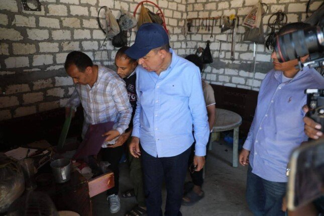 محافظ المنيا يوجه بمصادرة فورية لمعدات البناء ويحظر «التشوينات» لحماية الرقعة الزراعية