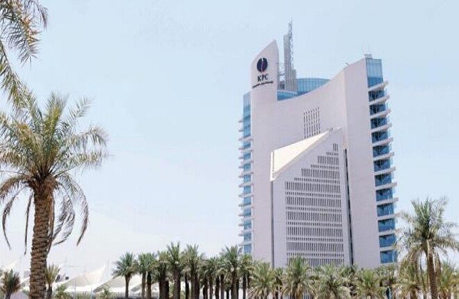 إصابات وخسائر مادية.. تطورات جديدة بعد استهداف إيران لموقع نفطي في الكويت