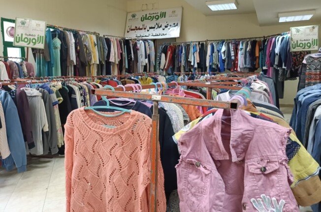لإدخال البهجة على الأسر الأولي بالرعاية.. توزيع ملابس جديدة مجانًا على 225 أسرة بقرى مركز الباجور