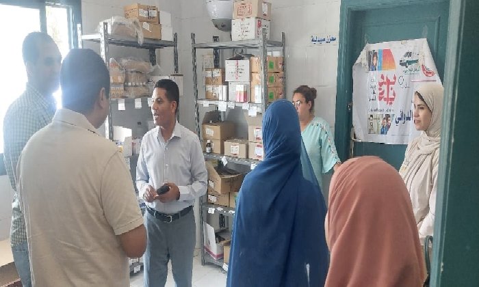 الكشف على 668 مريض بالقافلة الطبية المجانية بنجع غنيم في الأقصر
