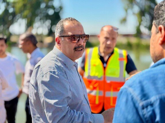 «رئيس مياه القناة » يعلن تشغيل أعمدة الإنارة بالطاقة الشمسية بالمحطات ومآخذ الترعة
