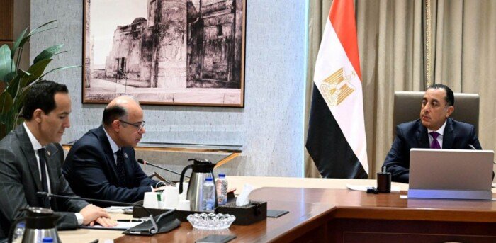 وزير الاستثمار يناقش مع رئيس الوزراء الموقف التنفيذي لعدد من صناديق ومنصات القطاع