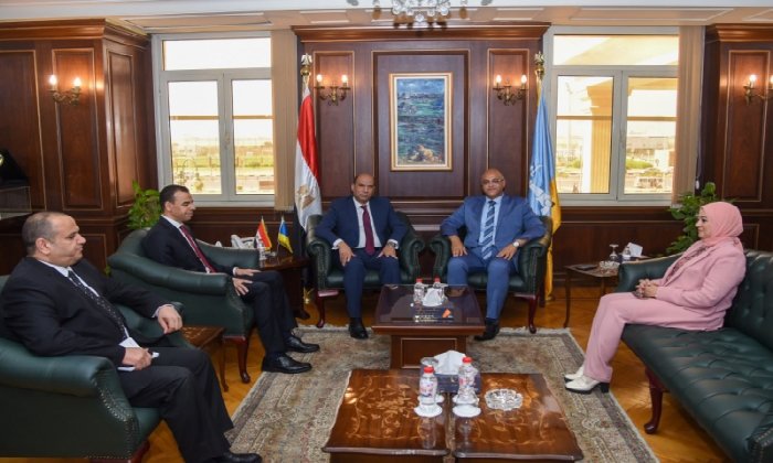 محافظ الإسكندرية ووزير العمل يبحثان تعزيز التشغيل والتدريب المهني وتوفير فرص عمل للشباب