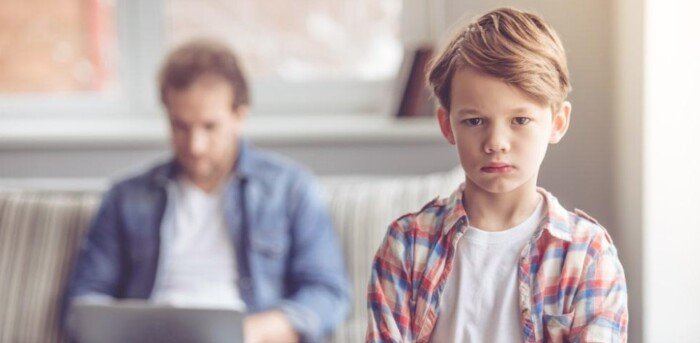 متى يصبح تقصير الوالدين إهمالًا في تربية الأبناء؟.. أمينة الفتوى تجيب