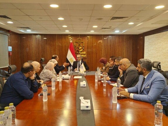 مدير التأمين الصحي الشامل ومحافظ بورسعيد يبحثان تطوير الخدمات الصحية