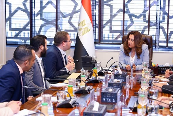 وزيرة التنمية المحلية تتابع جاهزية النظام الرقمي المتكامل لتقييم الأثر البيئي