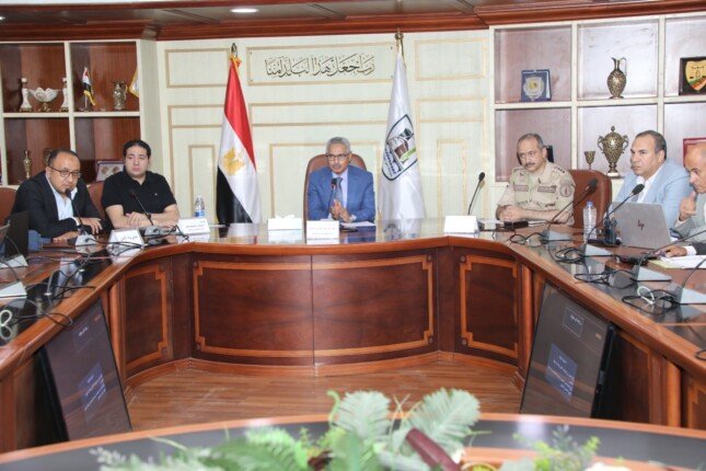 محافظ بني سويف يتابع معدلات تنفيذ مشروعات «حياة كريمة» بقرى ببا وناصر