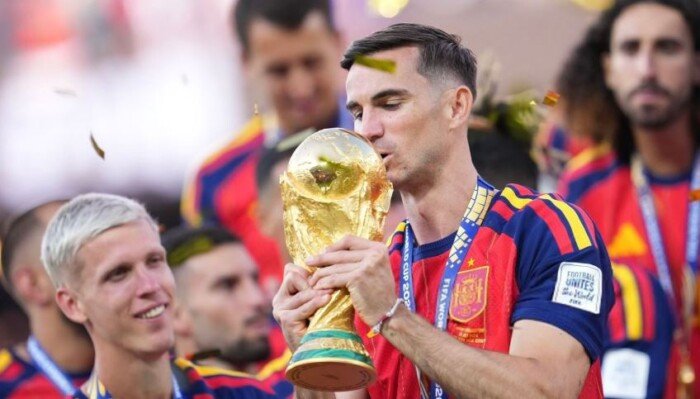 فابيان رويز يدخل التاريخ بعد الجمع بين كأس العالم ودوري أبطال أوروبا في عام واحد