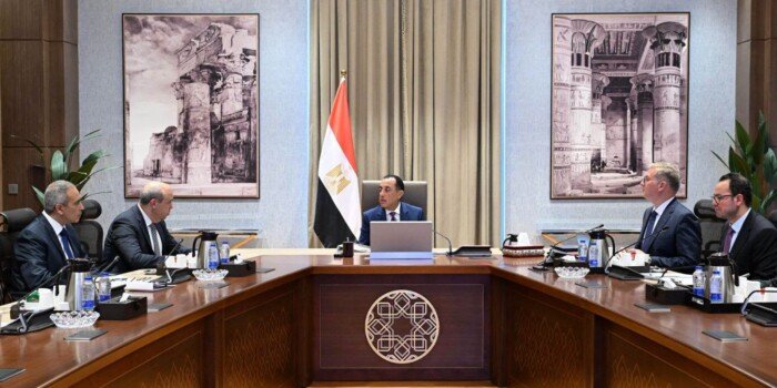 «مدبولي» يتابع تنفيذ خطة تخارج الدولة والتوسع في برنامج الطروحات