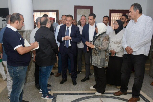 محافظ بورسعيد يتفقد «مركز طب الأسنان» بحي العرب ويوجه بدراسة تشغيله 24 ساعة