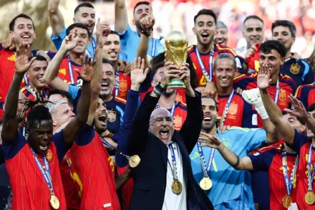 دي لا فوينتي بعد التتويج بكأس العالم: هذا الجيل صنع المجد.. ونحب المعاناة في النهائيات