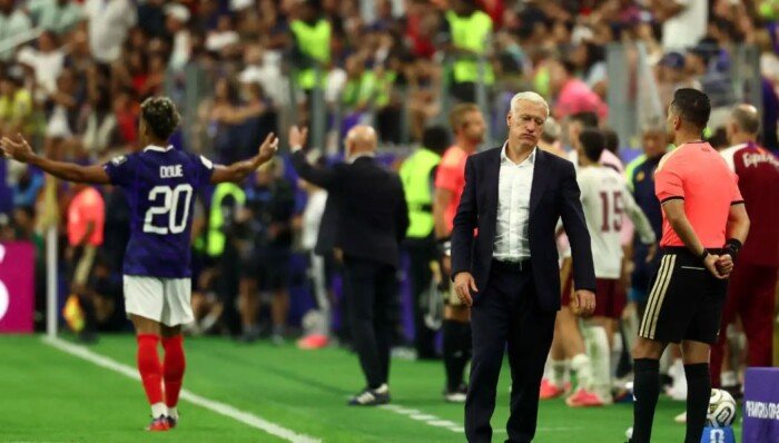 ديشامب يهاجم «التحكيم» بعد الخسارة من إسبانيا: هل الحكم مؤهل لإدارة مباراة نصف نهائي كأس العالم؟