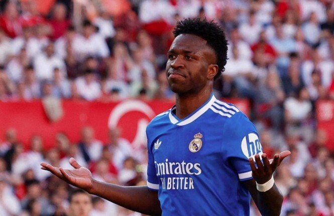 تطور جديد في مستقبل فينيسيوس.. أرسنال يترقب موقف ريال مدريد