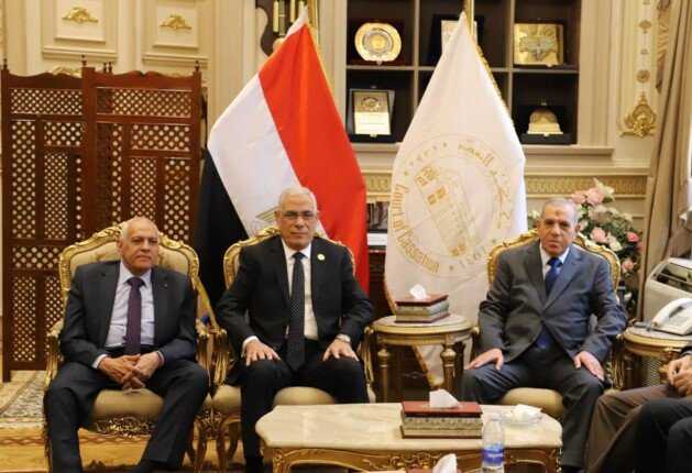 النائب العام يُهنئ رئيس محكمة النقض بتوليه مهام منصبه الجديد