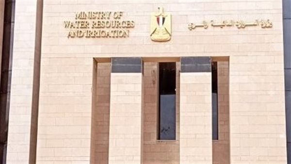 «الري» تتخذ الإجراءات القانونية ضد عائمة سياحية صرفت مخلفات سائلة بنهر النيل