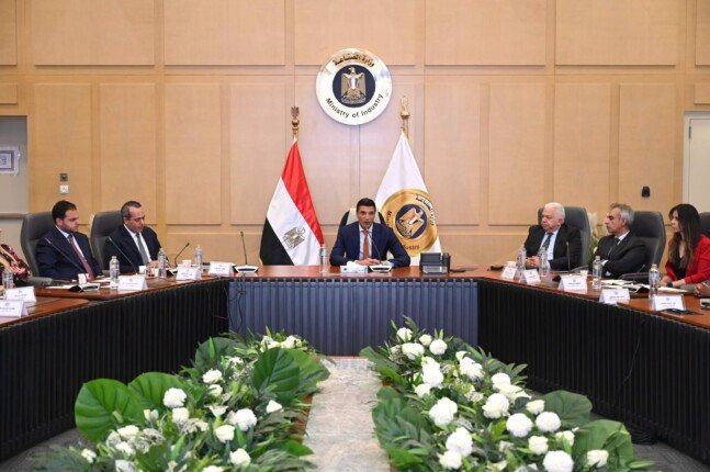 الصناعة تستهدف خفض استهلاك الغاز بالمصانع 25%