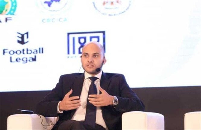 نصر عزام: الزمالك أغلق ملف الرخصة الأفريقية.. والشفافية في العقود تحمي الأندية من العقوبات