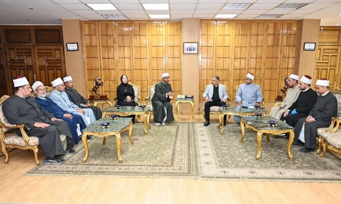 محافظ الشرقية يستعرض مع منطقة الوعظ تنفيذ قوافل دعوية لنشر الفكر الوسطي