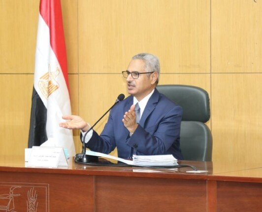 محافظ بني سويف يوظف خبرات حملة الدكتوراه والماجستير لدعم خطط التنمية بالمحافظة