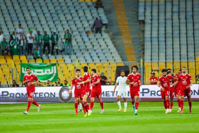 الدوليون يعودون لتدريبات الأهلي ببرنامج تأهيلي خاص
