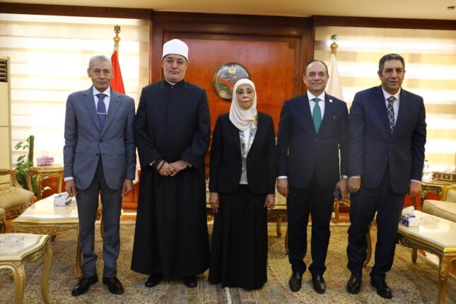 مفتي الجمهورية يهنئ رئيس النيابة الإدارية الجديدة ويؤكد دورها في حماية المال العام