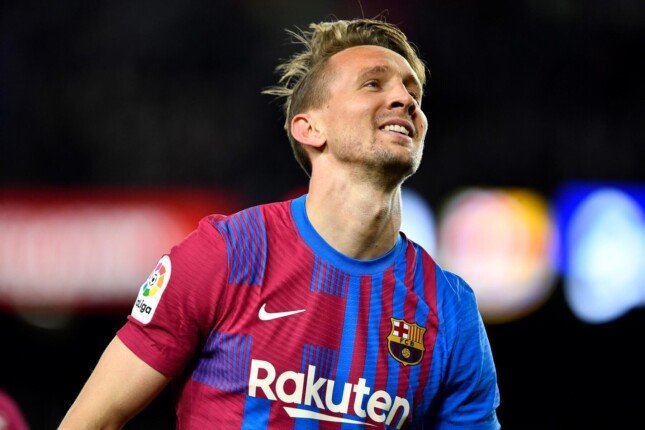 برشلونة يحسم موقف دي يونج وتير شتيجن قبل انطلاق معسكر إنجلترا